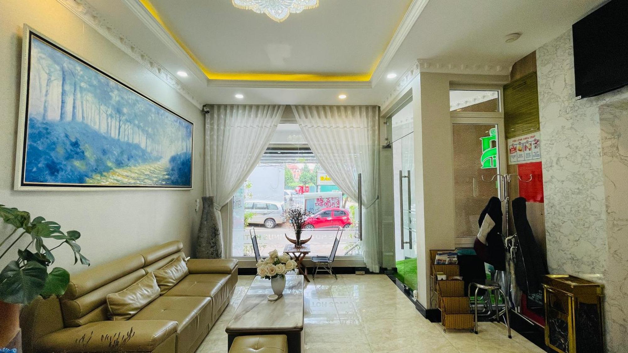 Pinus Hotel Da Lat Exterior photo